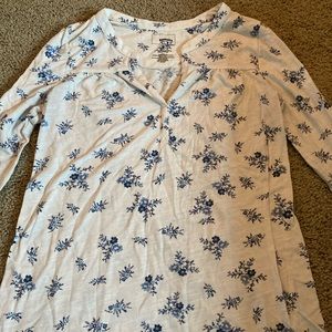 Super cute and comfy long-sleeve shirt